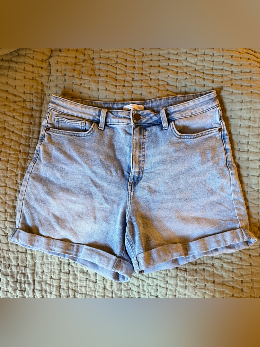 EUC LC Midrise Light Wash Denim Shorts